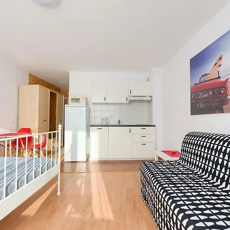 One Bedroom 圣弗拉斯