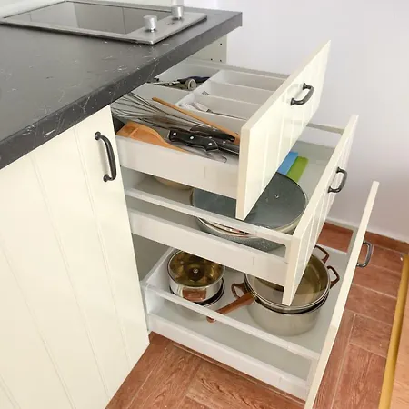 One Bedroom 公寓 *
